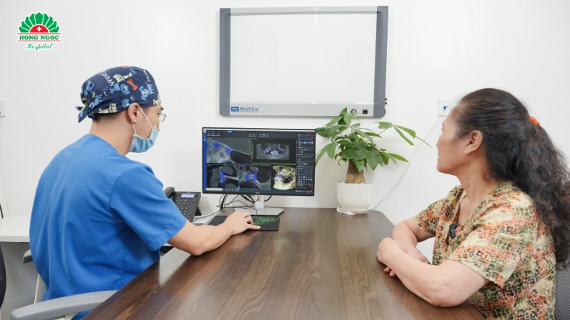 răng hàm mặt hồng ngọc