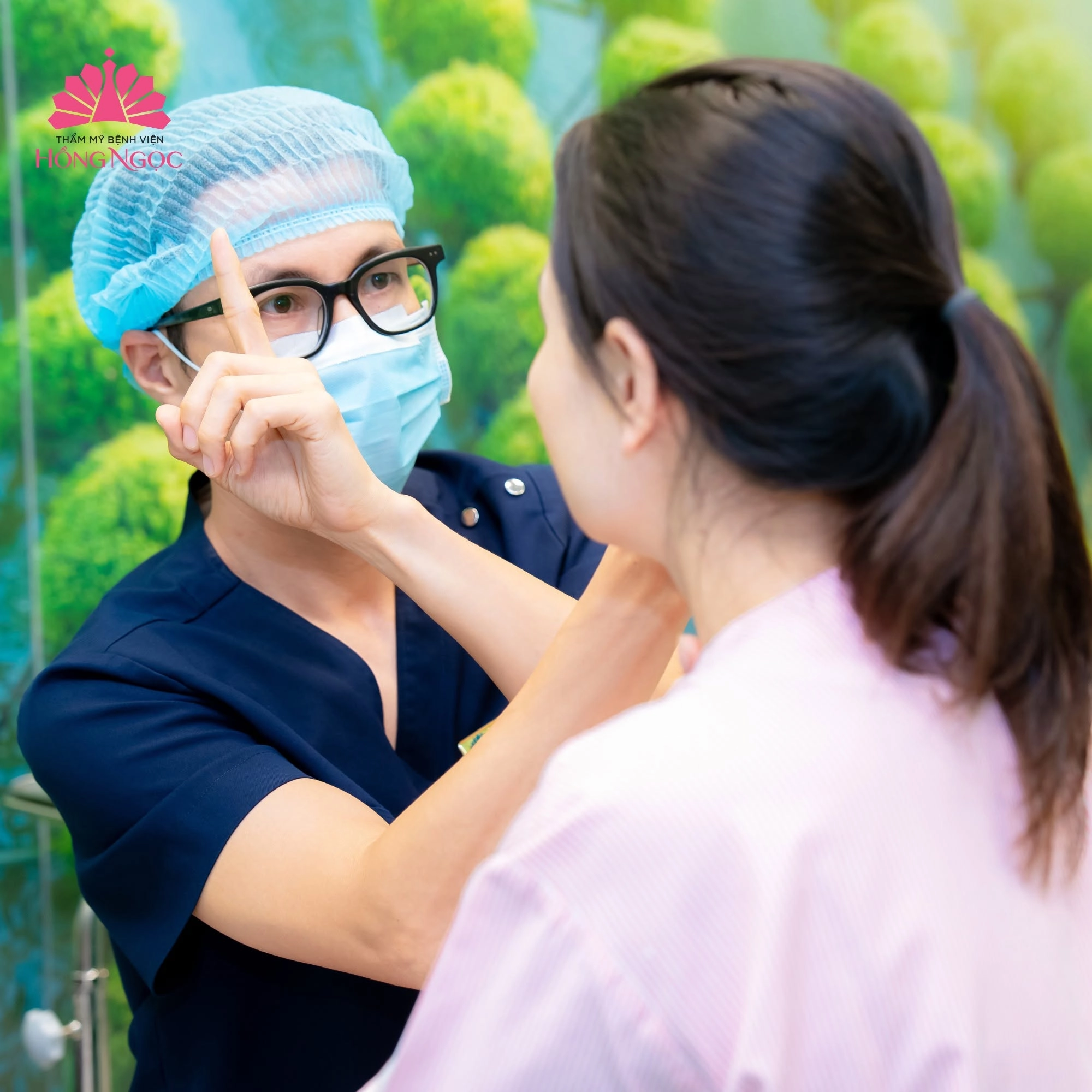 Bác sĩ thiết kế nếp mí cá nhân hóa, phù hợp gương mặt,