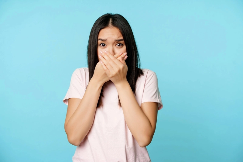 hơi thở có mùi khó chịu