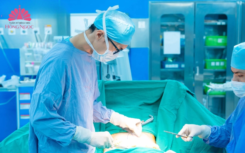 Địa chỉ hút mỡ bụng uy tín Hà Nội: Thẩm mỹ Bệnh viện Hồng Ngọc: 