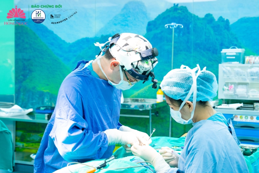 Thực hiện nâng mũi bán cấu trúc tại Thẩm mỹ Bệnh viện Hồng Ngọc