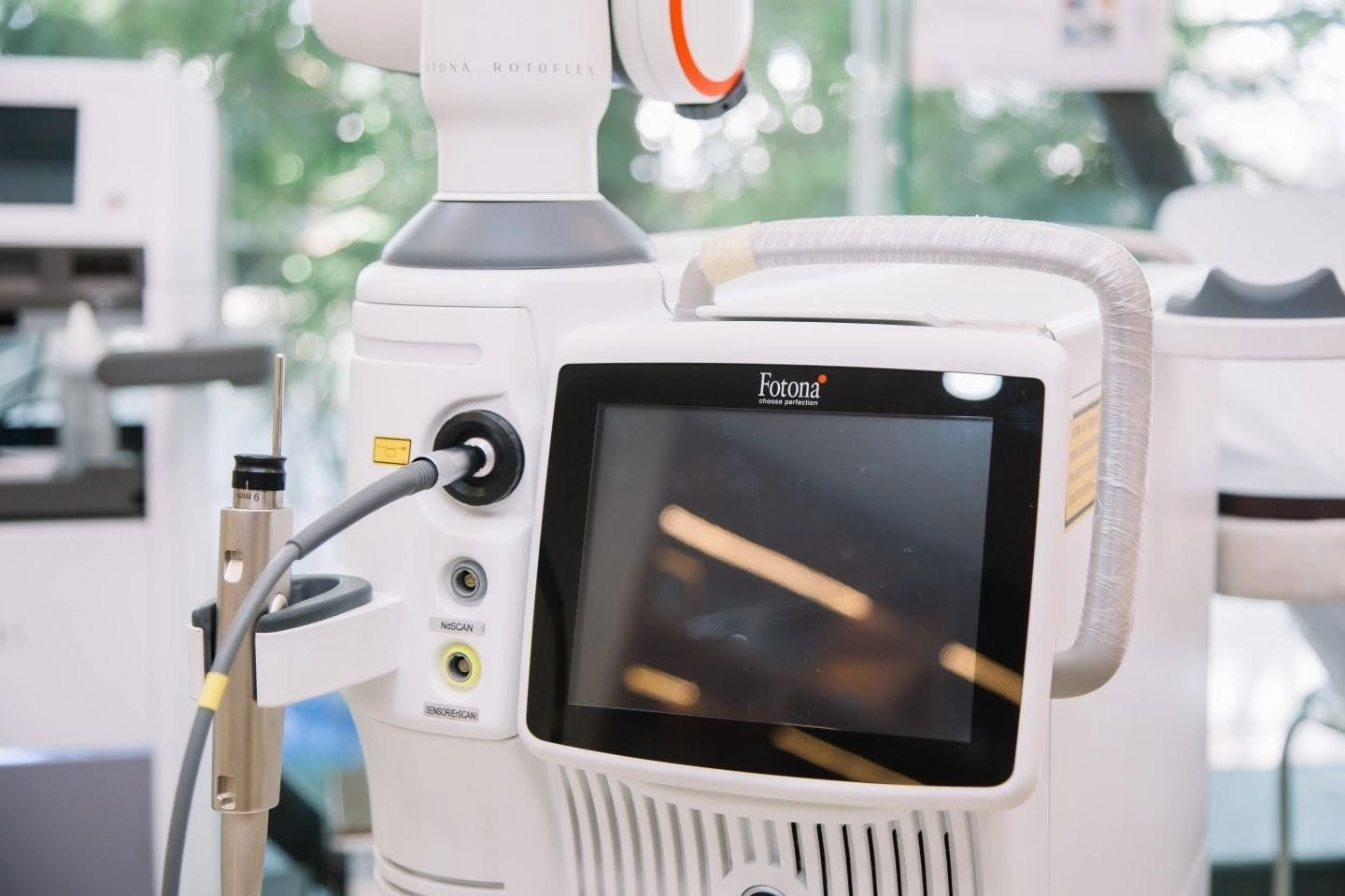 Laser Fotona 4D sử dụng dụng để trẻ hóa làn da