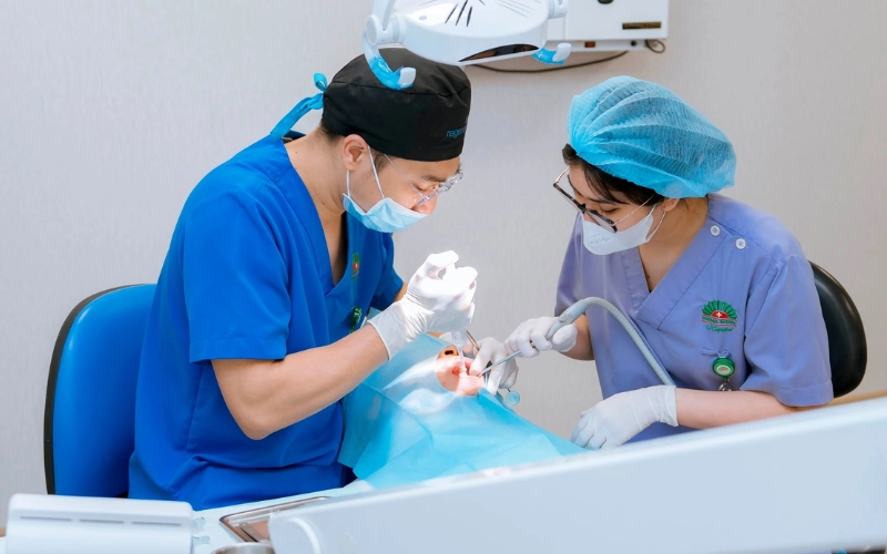Bọc răng sứ an toàn, uy tín tại Răng Hàm Mặt Hồng Ngọc