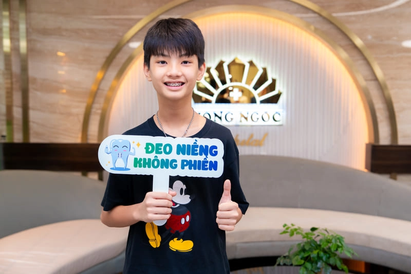 niềng răng mắc cài cho trẻ