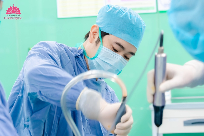 hút mỡ nọng cằm tại hồng ngọc 