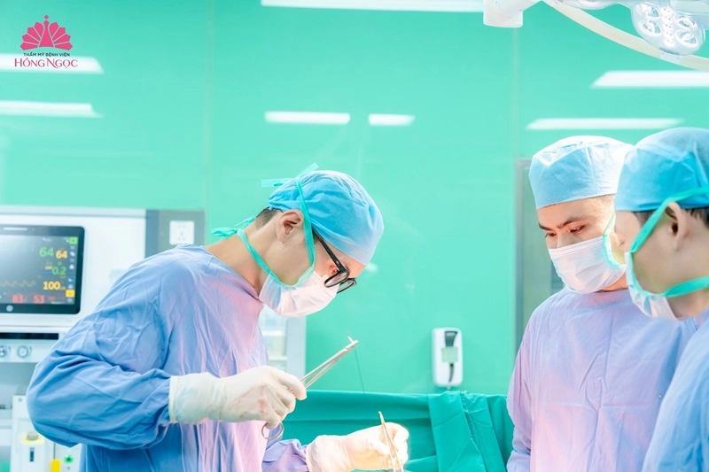 phẫu thuật hút mỡ bụng