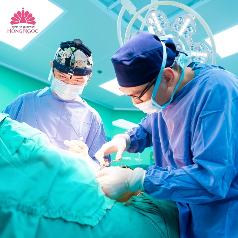 phẫu thuật núm vú có nguy hiểm không