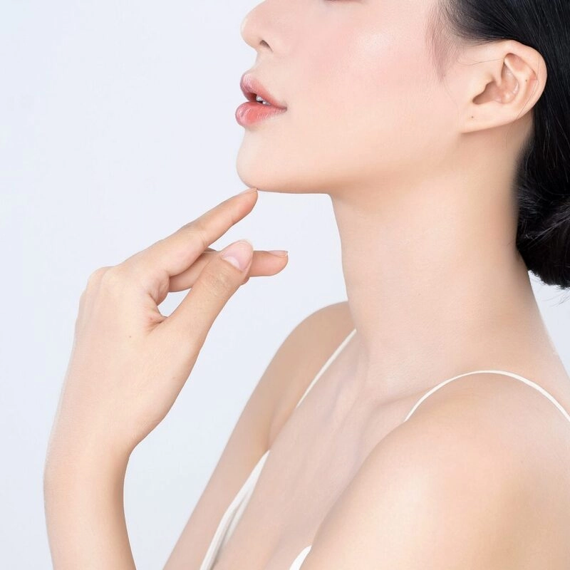 phương pháp hút mỡ nọng cằm