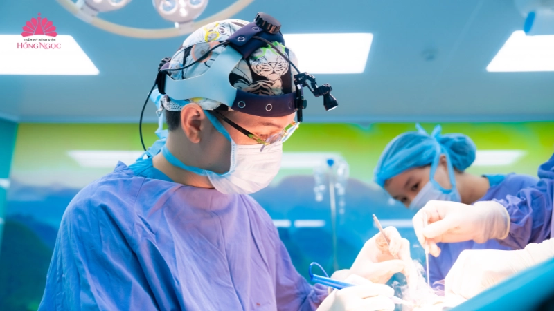 phẫu thuật tụt núm vú