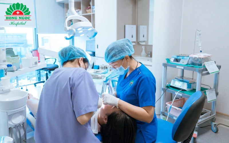 Quy trình nhổ răng bằng công nghệ xâm lấn tối thiểu bằng Máy Piezotome