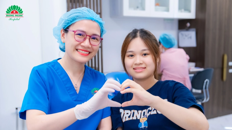 nen-chon-nieng-rang-mac-cai-kim-loai-hay-nieng-rang-mac-cai-su