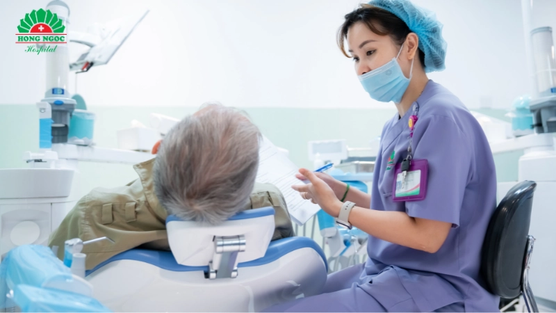 kham-dinh-ky-sau-khi-trong-rang-implant-de-bao-ve-nu-cuoi