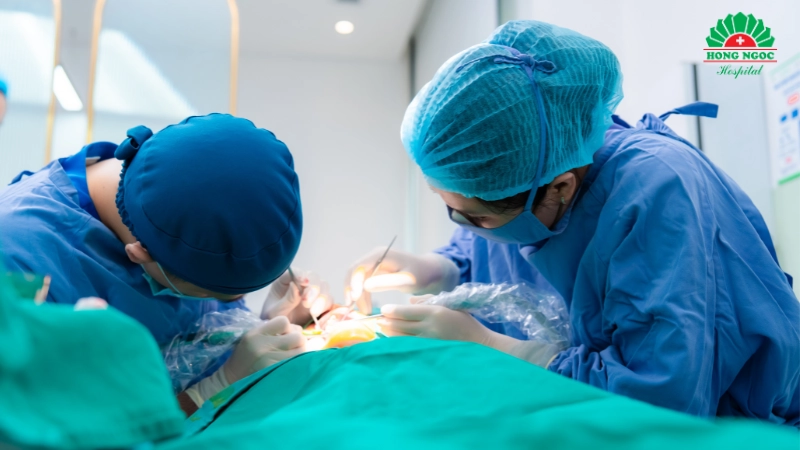 trong-rang-implant-cho-nguoi-bi-mat-rang-lau-nam