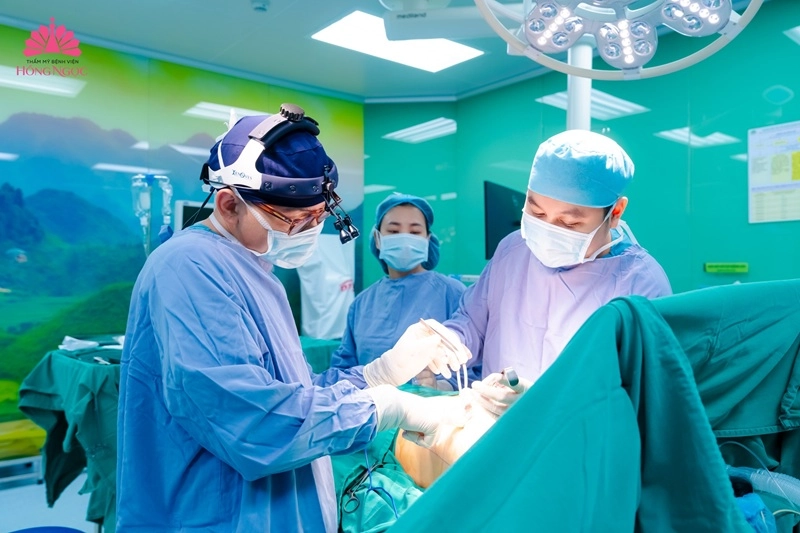 thu gọn ngực phì đại