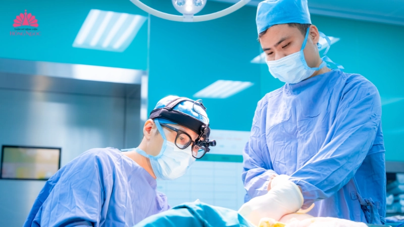 thu gọn ngực phì đại