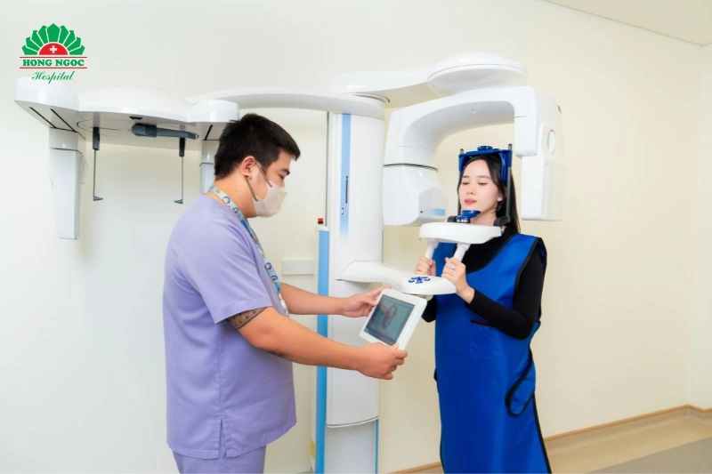 thực hiện cấy ghép implant