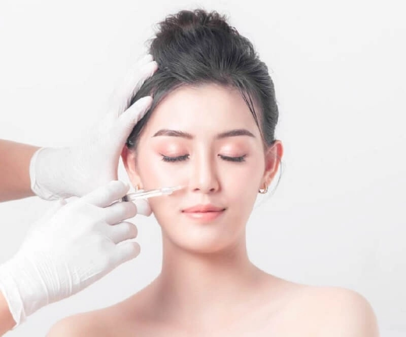 tiêm filler điều chỉnh dáng mũi lệch