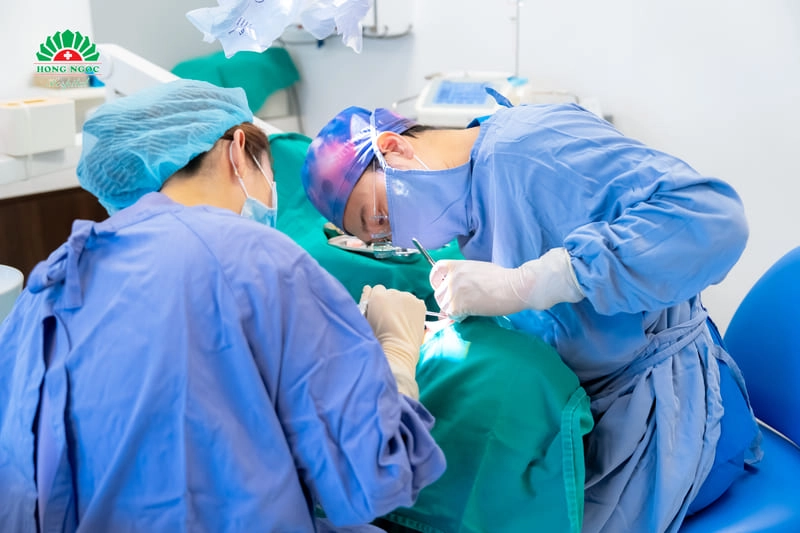 tiểu phẫu răng khôn tại hồng ngọc