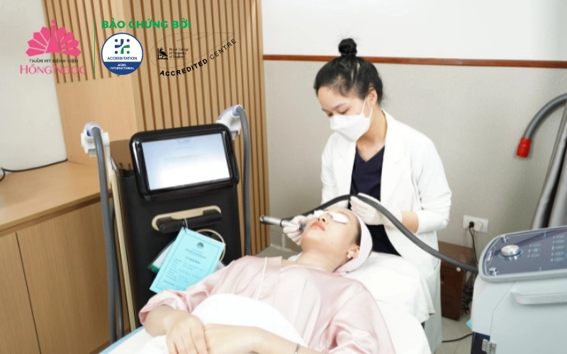 Điều trị mụn chuẩn y khoa giúp hiểu rõ nguyên nhân và cách kiểm soát chúng